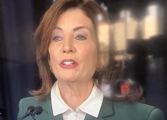 सर्वत्र विरोधकावीच म्यानहटन प्रवेश गर्ने सवारीको लागि पुनः शुल्क घोषणा